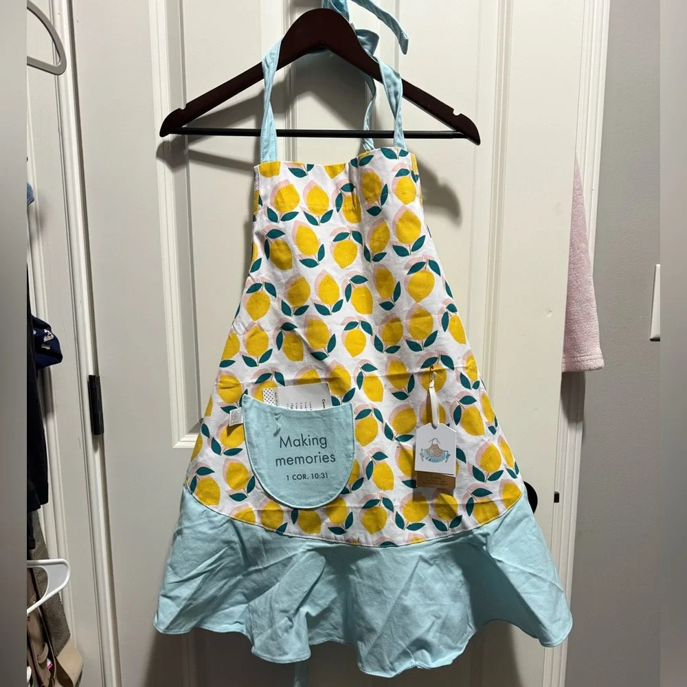 Hallmark Candace Cameron Bure Dayspring Making Memories Lemon Print Apron - Picture 1 of 5